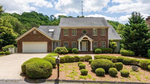 121 Queensgate, Bristol, TN, 37620-3041 | Card Image