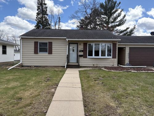 408 E 32nd St, Hibbing, MN, 55746-2696 | Card Image
