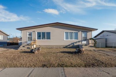 4905 59 St, House other with 0 bedrooms, 0 bathrooms and 4 parking in Killam AB | Image 1