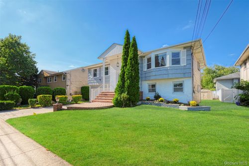 1426 Forest Ave, North Baldwin, NY, 11510-1530 | Card Image