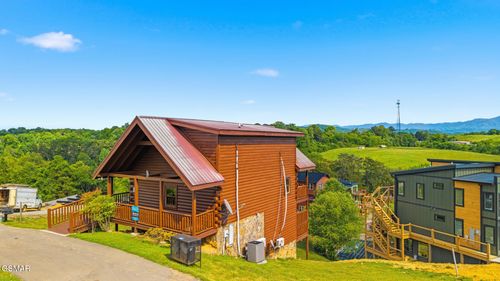 1571 Rainbow Ridge Rd, Sevierville, TN, 37862-3048 | Card Image