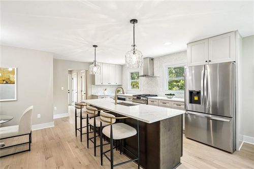 1005 Pinedale Dr Se, Smyrna, GA, 30080-4222 | Card Image