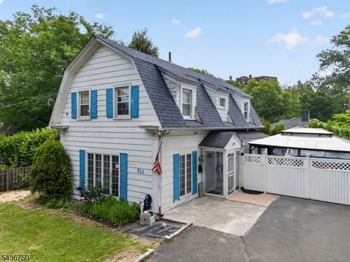 509 Ridge St, Newark, NJ, 07104-1527 | Card Image