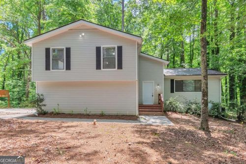 5215 Mainstreet Park Dr, Stone Mountain, GA, 30088-2407 | Card Image