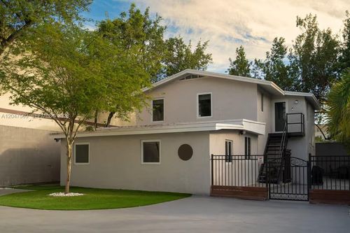 1-174 Ne 55th St, Miami, FL, 33137-2438 | Card Image