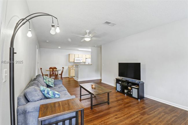 APT-1004 - 897 Fording Island Rd, Condo with 2 bedrooms, 2 bathrooms and null parking in Bluffton SC | Image 13