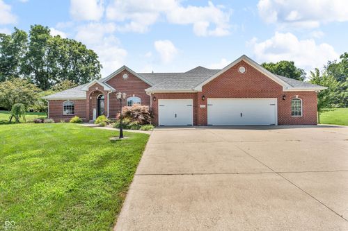 914 Sand Creek Ct, Martinsville, IN, 46151-6298 | Card Image