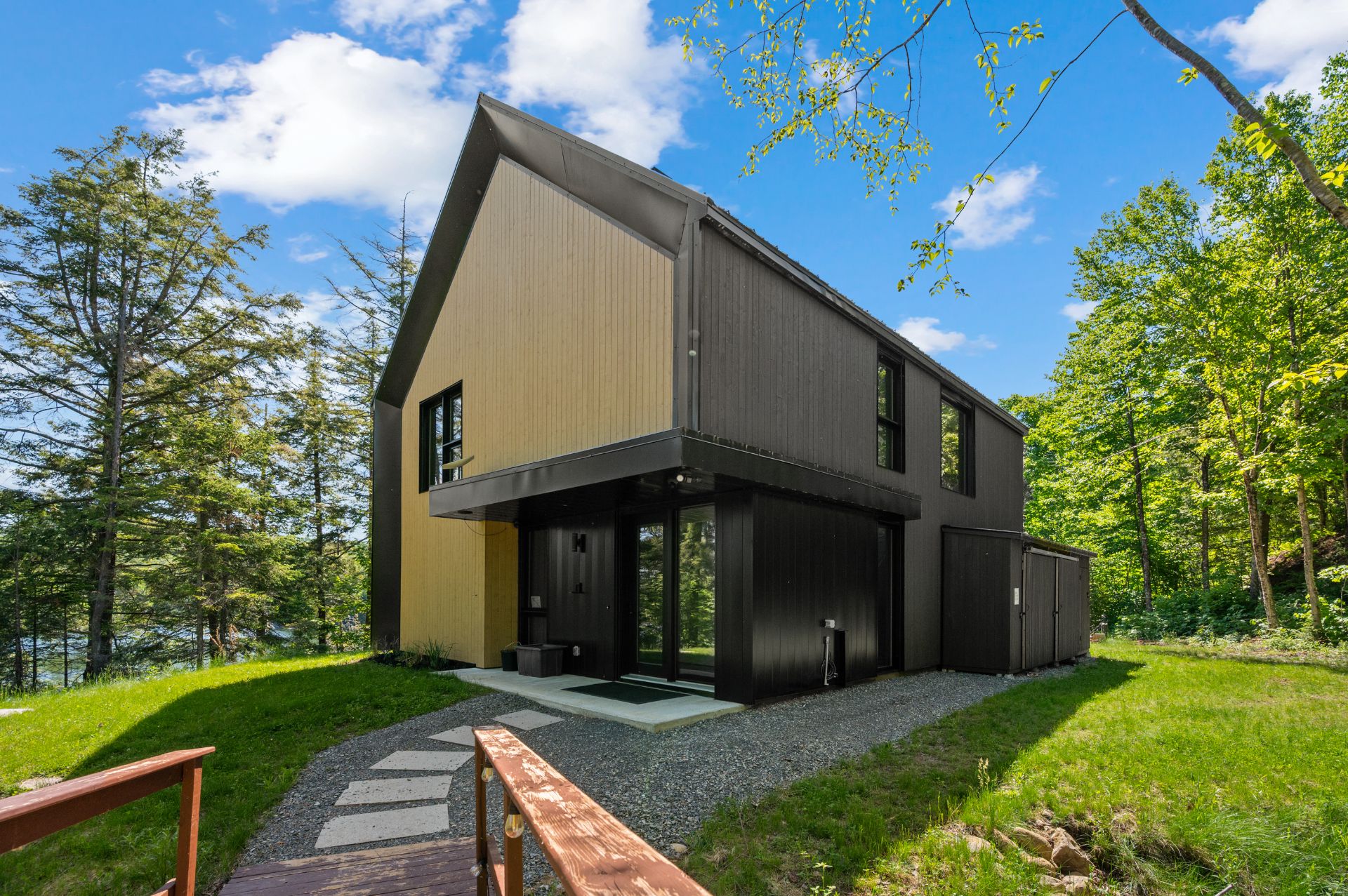 Residential in Grenville-sur-la-Rouge 4