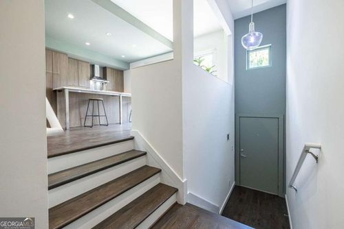 1318 Axis Cir Ne, Atlanta, GA, 30307-2100 | Card Image