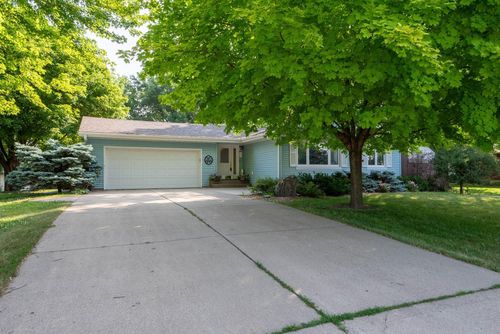 528 Hiawatha Drive, Saint Clair, MN, 56080 | Card Image