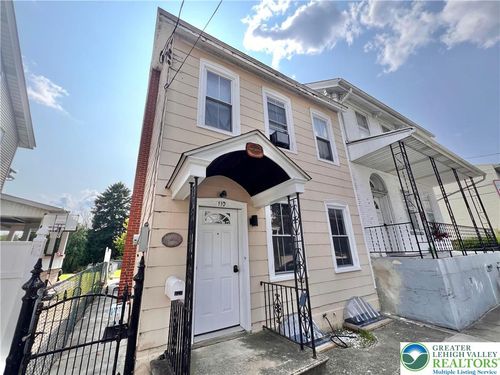 110 Front St, CATASAUQUA, PA, 18032-1940 | Card Image
