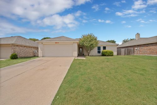 920 Cedar Ridge Ln, Burleson, TX, 76028-8124 | Card Image