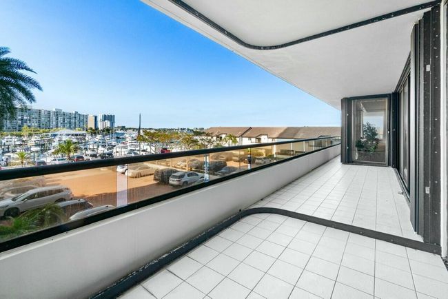 252 - 100 Lakeshore Drive, Condo with 3 bedrooms, 4 bathrooms and null parking in North Palm Beach FL | Image 38
