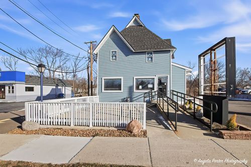 130 Crystal St, Cary, IL, 60013-2731 | Card Image