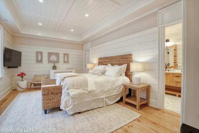 43 Peases Point Way S, House other with 4 bedrooms, 7 bathrooms and null parking in Edgartown MA | Image 47
