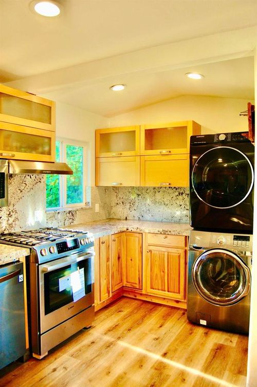 736 E Vista Way, Vista, CA, 92081 | Card Image