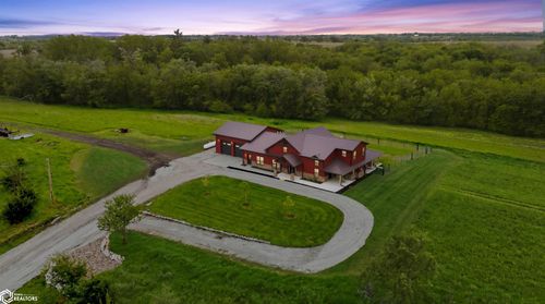 1524 260th St., Winterset, IA, 50273 | Card Image