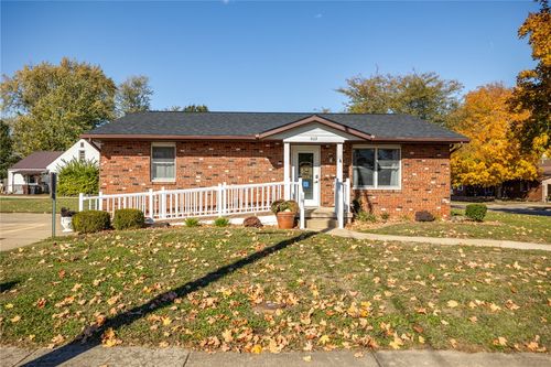 602 W Franklin Ave, Effingham, IL, 62401-2334 | Card Image