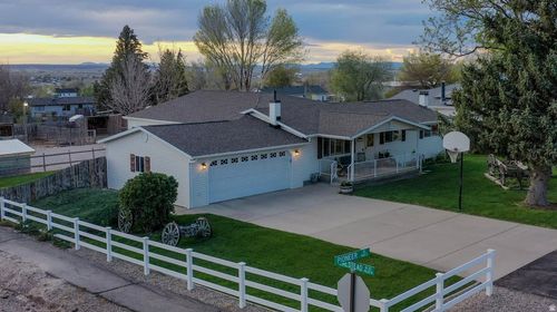 4637 N Pioneer Dr, Enoch, UT, 84721-9694 | Card Image