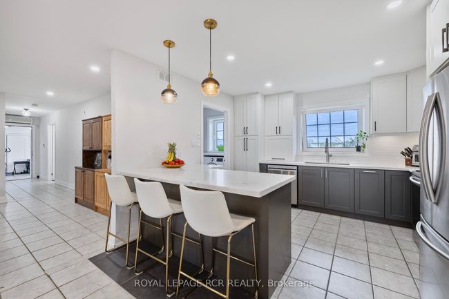 958375 7 Th Line E, House other with 4 bedrooms, 2 bathrooms and 8 parking in Mulmur ON | Image 11