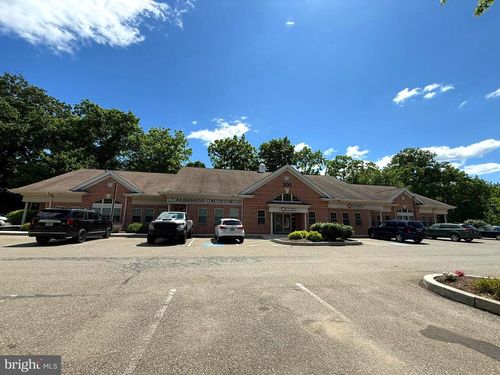 ste-302-300 Old Forge Ln, KENNETT SQUARE, PA, 19348-1932 | Card Image