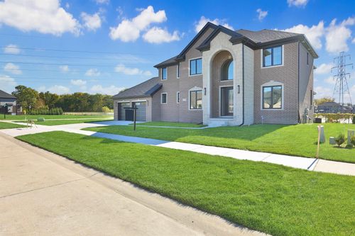 22064 Chaucer Ct, Macomb, MI, 48044-3896 | Card Image