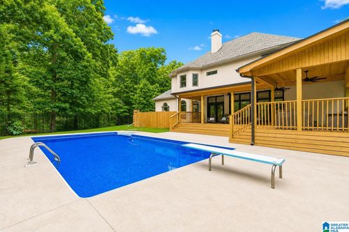 5609 Ridgeview Dr, TRUSSVILLE, AL, 35173-2839 | Card Image