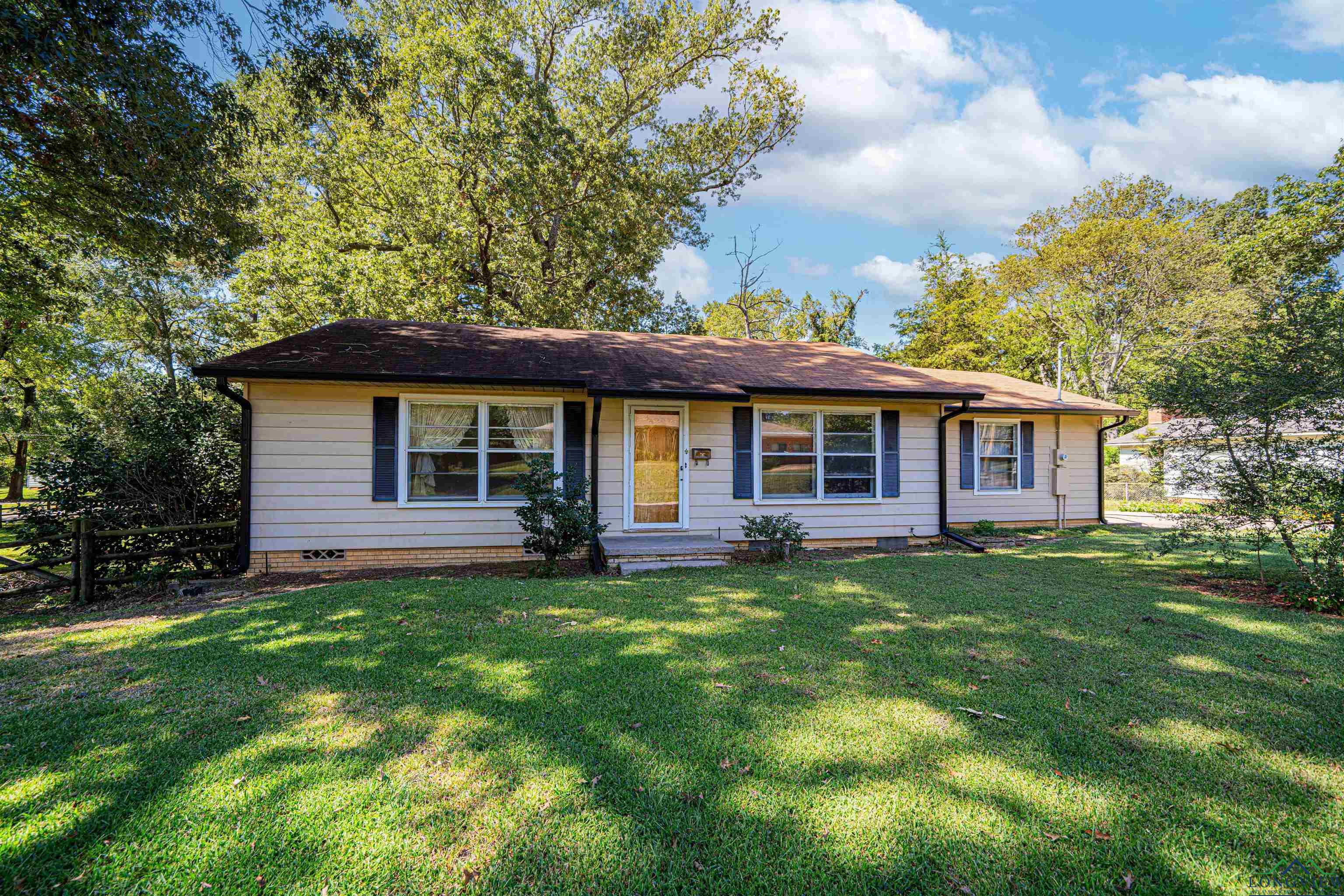 Carlisle Dr, Kilgore, TX 75662