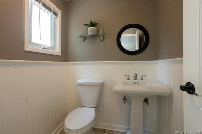 7 Red Oak Ln, House other with 4 bedrooms, 3 bathrooms and null parking in Norwalk CT | Image 17