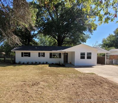 14025 S 295th East Avenue, House other with 4 bedrooms, 2 bathrooms and null parking in Coweta OK | Image 1