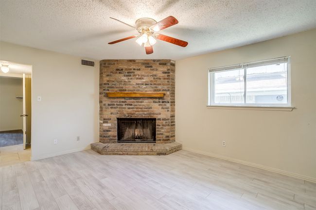 127 Allencrest Dr, Home with 3 bedrooms, 2 bathrooms and null parking in White Settlement TX | Image 6