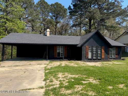 144 Thousand Oaks Cir, Jackson, MS, 39212-2046 | Card Image