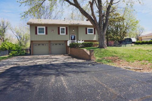 712 S Boyer Rd, Arkansas City, KS, 67005-9377 | Card Image