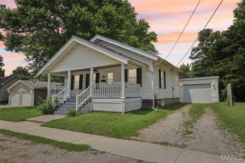 413 E Beach St, Litchfield, IL, 62056-1503 | Card Image