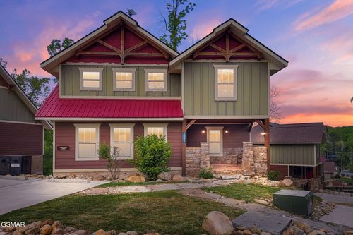 906 Whittlers Way, Gatlinburg, TN, 37738 | Card Image
