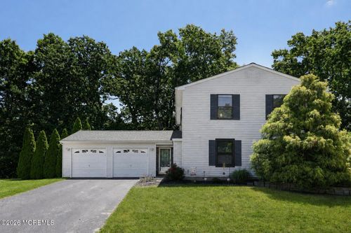 13 Pioneer Dr, Howell, NJ, 07731-1617 | Card Image