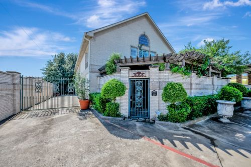 504 N Main St, Euless, TX, 76039-3641 | Card Image