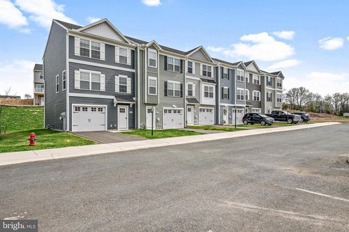 768 Setting Sun Ln, CHAMBERSBURG, PA, 17202-6604 | Card Image