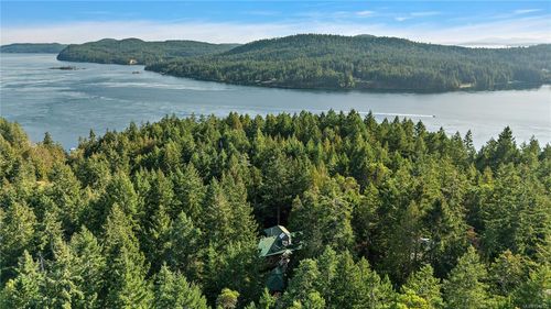 486 Bluff Way, Mayne Island, BC, V0N2J2 | Card Image