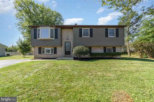 810 Oak Ln, LEBANON, PA, 17046-2013 | Card Image