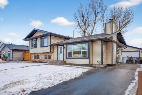 102 Hodson Cres, Okotoks, AB, T1S1C5 | Card Image
