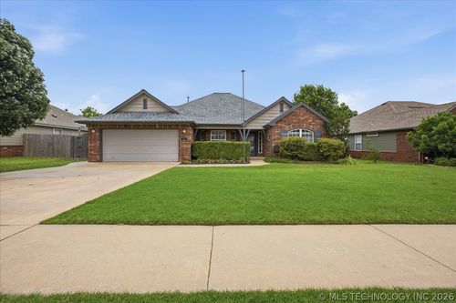 5212 Barr Dr, Sand Springs, OK, 74063-2008 | Card Image