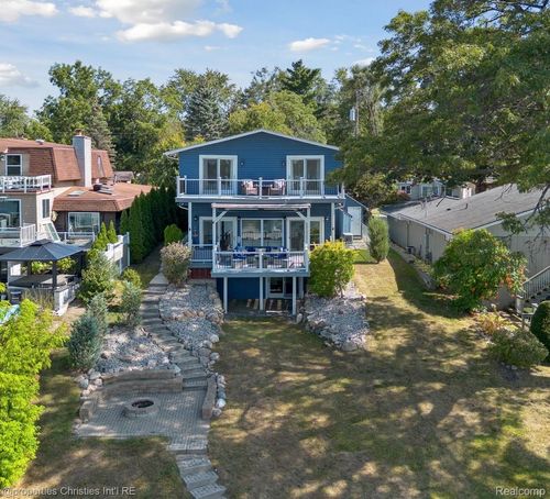 1747 Shankin Dr, Wolverine Lake, MI, 48390-2446 | Card Image