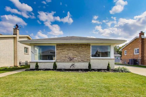 8433 W Betty Ter, Niles, IL, 60714-1830 | Card Image