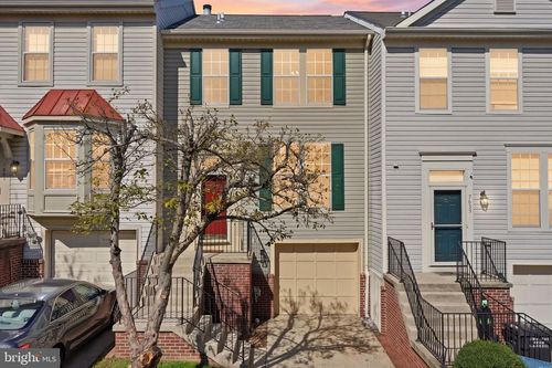 7653 Staunton Cir, Manassas, VA, 20109-8232 | Card Image