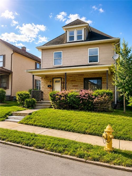 820 Lathrop St, New Castle, PA, 16101 | Card Image