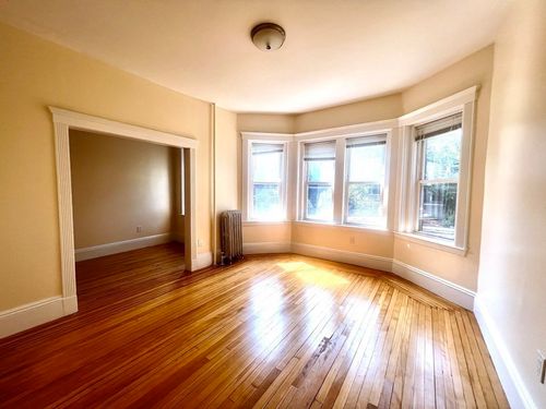 2l-102 Trowbridge St, Cambridge, MA, 02138-3110 | Card Image