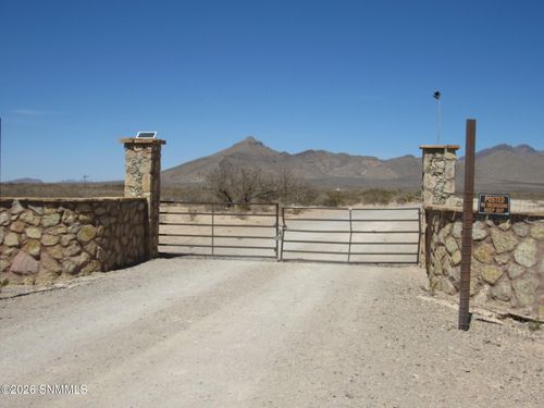 91 Santana Road, Las Cruces, NM, 88011 | Card Image