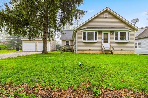 109 Cornelia Dr, Chardon, OH, 44024-1507 | Card Image