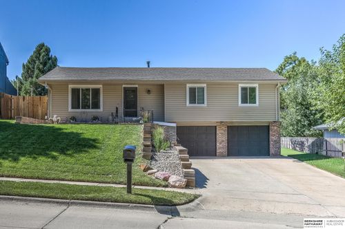 910 S 153rd St, Omaha, NE, 68154-2822 | Card Image